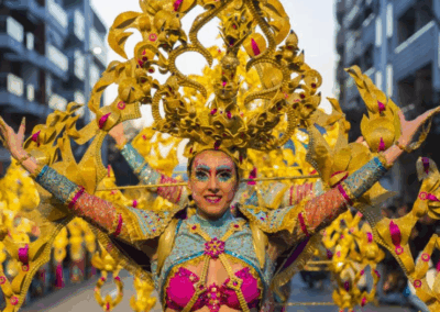 Gran Carnaval de Reus Restaurant Mas Comelles Museo de las Botellas (Bcn-Vallès)
