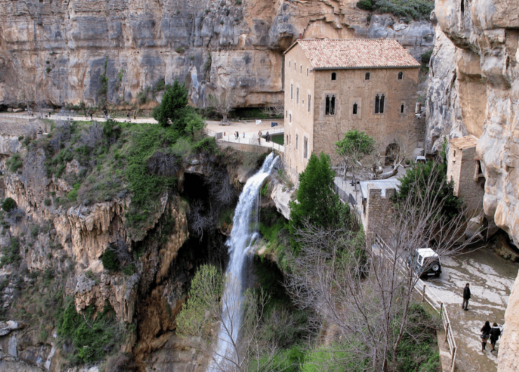 Sant Miquel del Fai i esmozar en la"Gleva"
