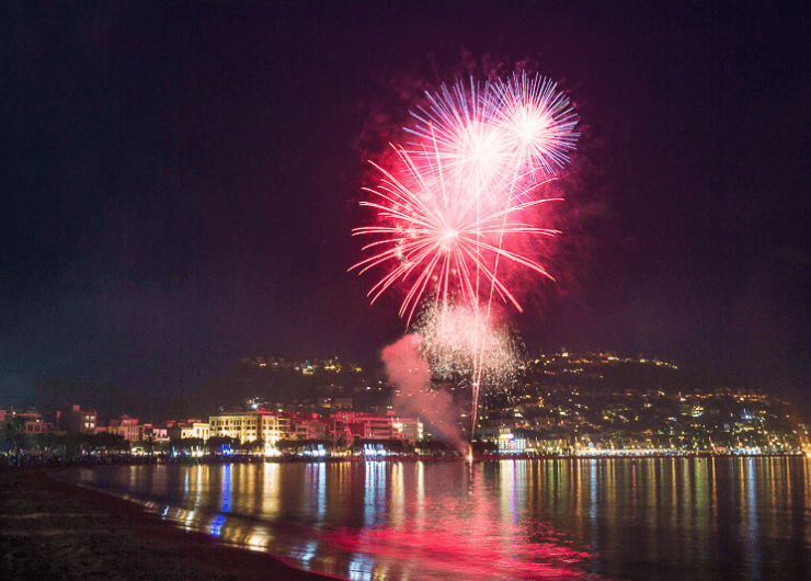 Revetlla Sant Joan en baixell per la bahia de Roses